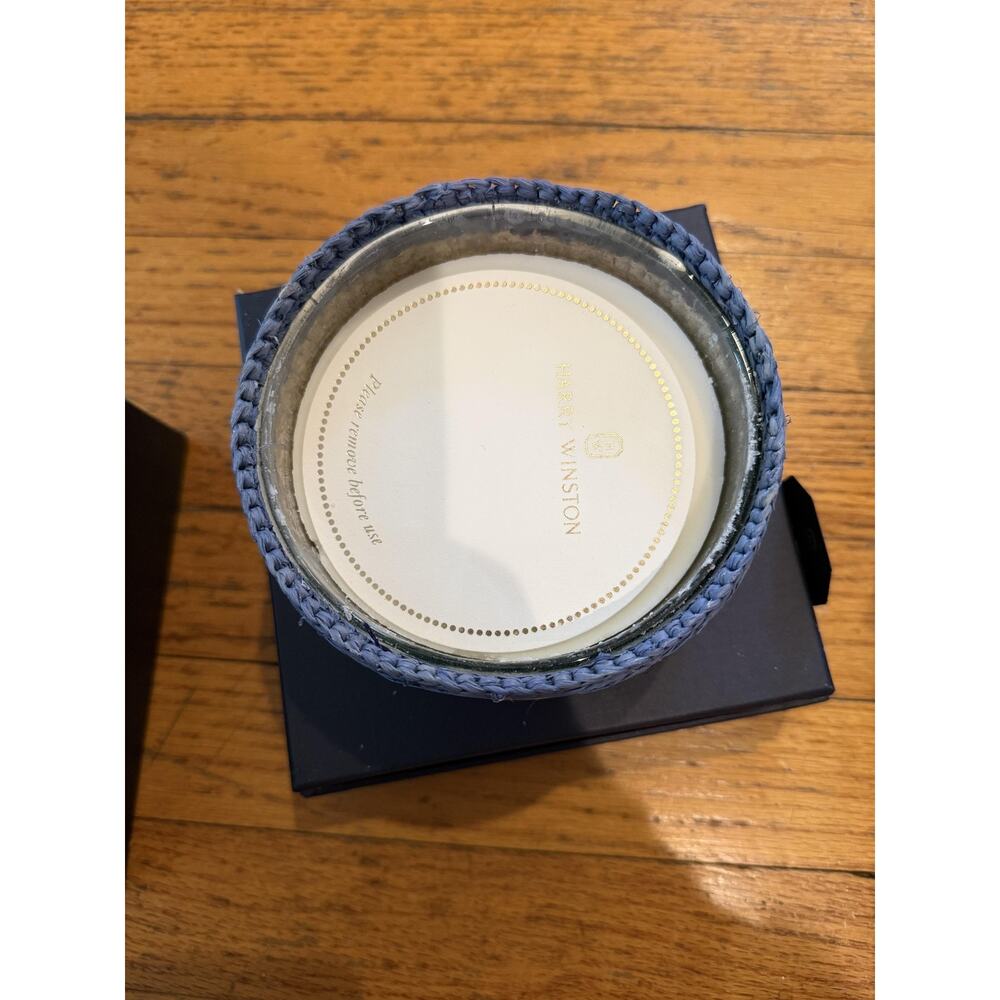 Harry Winston Scented Candle Blue Raffia Basket White Tea Mandarin Ocean Breeze - Picture 3 of 5